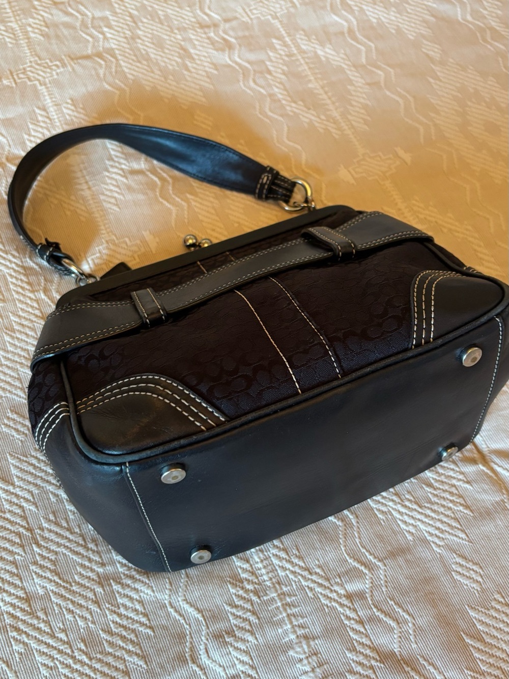 COACH Soho MINI KISSLOCK Bag ~ STYLE C05S-3649 Black Jacquard/Black Leather 2005 - Picture 4 of 17